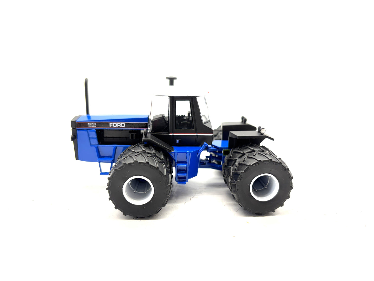 1/64 Ford Versatile 976