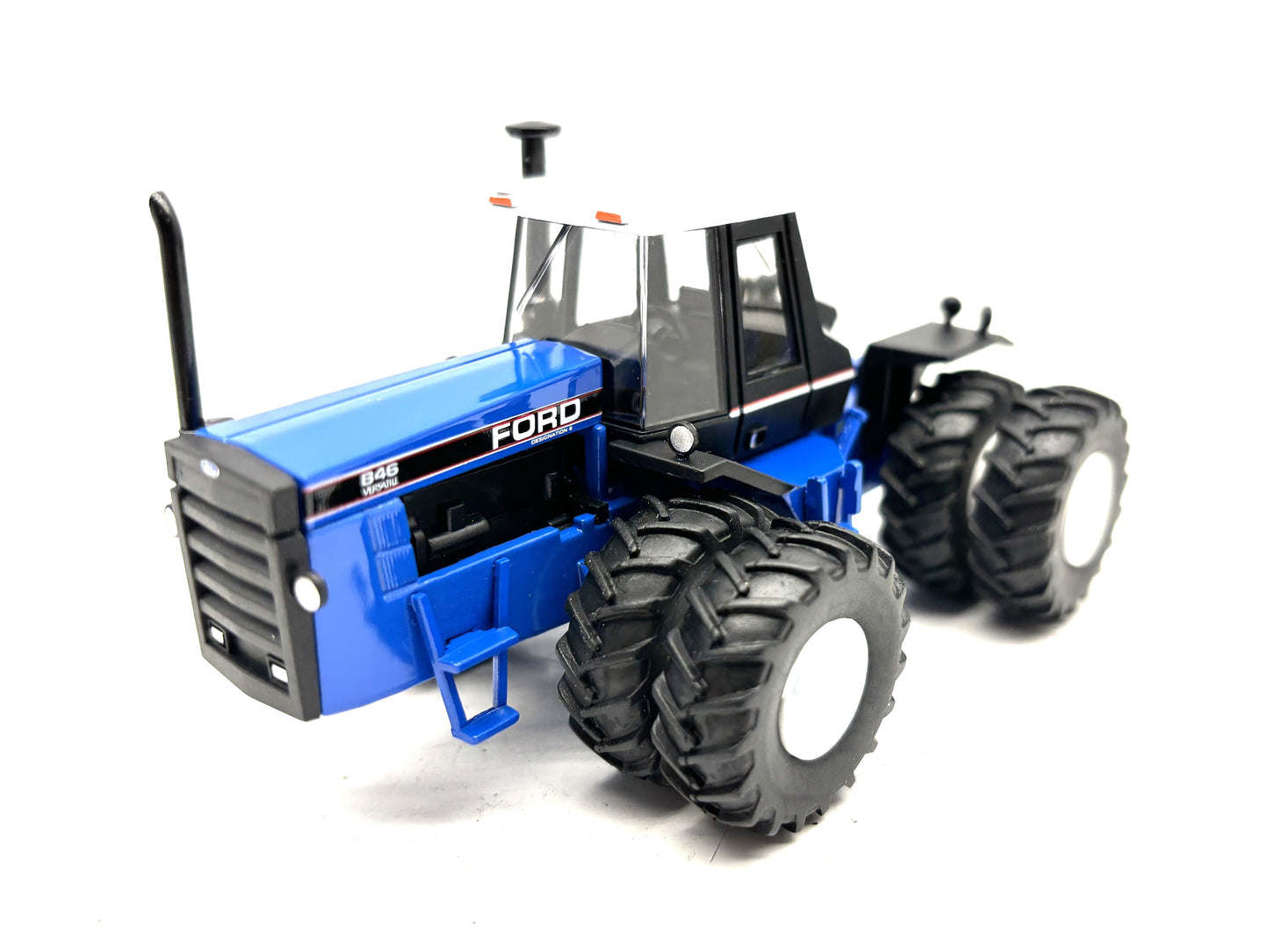 1/64 Ford Versatile 846