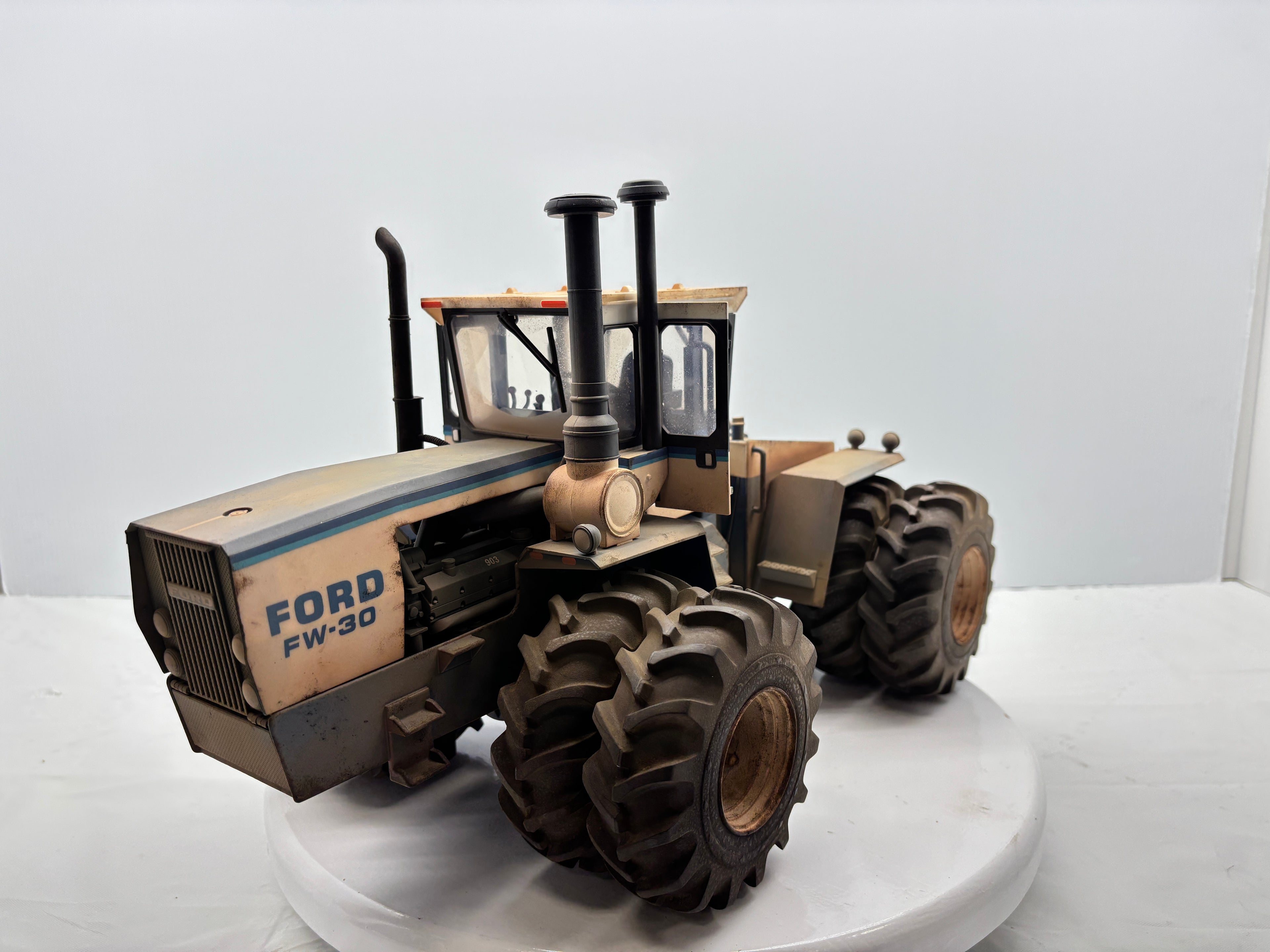 1/16 Ford FW-30 Weathered