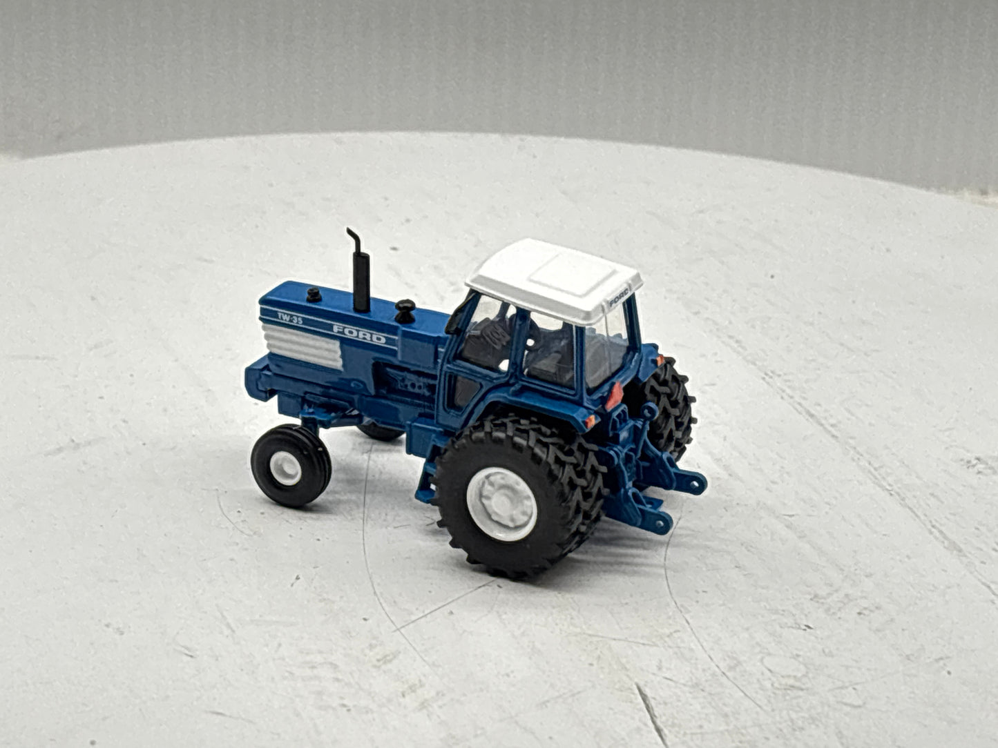 1/64 Ford TW-35 2wd