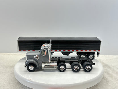 1/32 Freightliner 12250