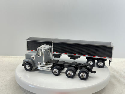 1/32 Freightliner 12250