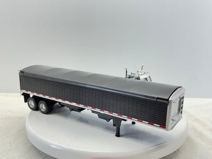 1/32 Freightliner 12250