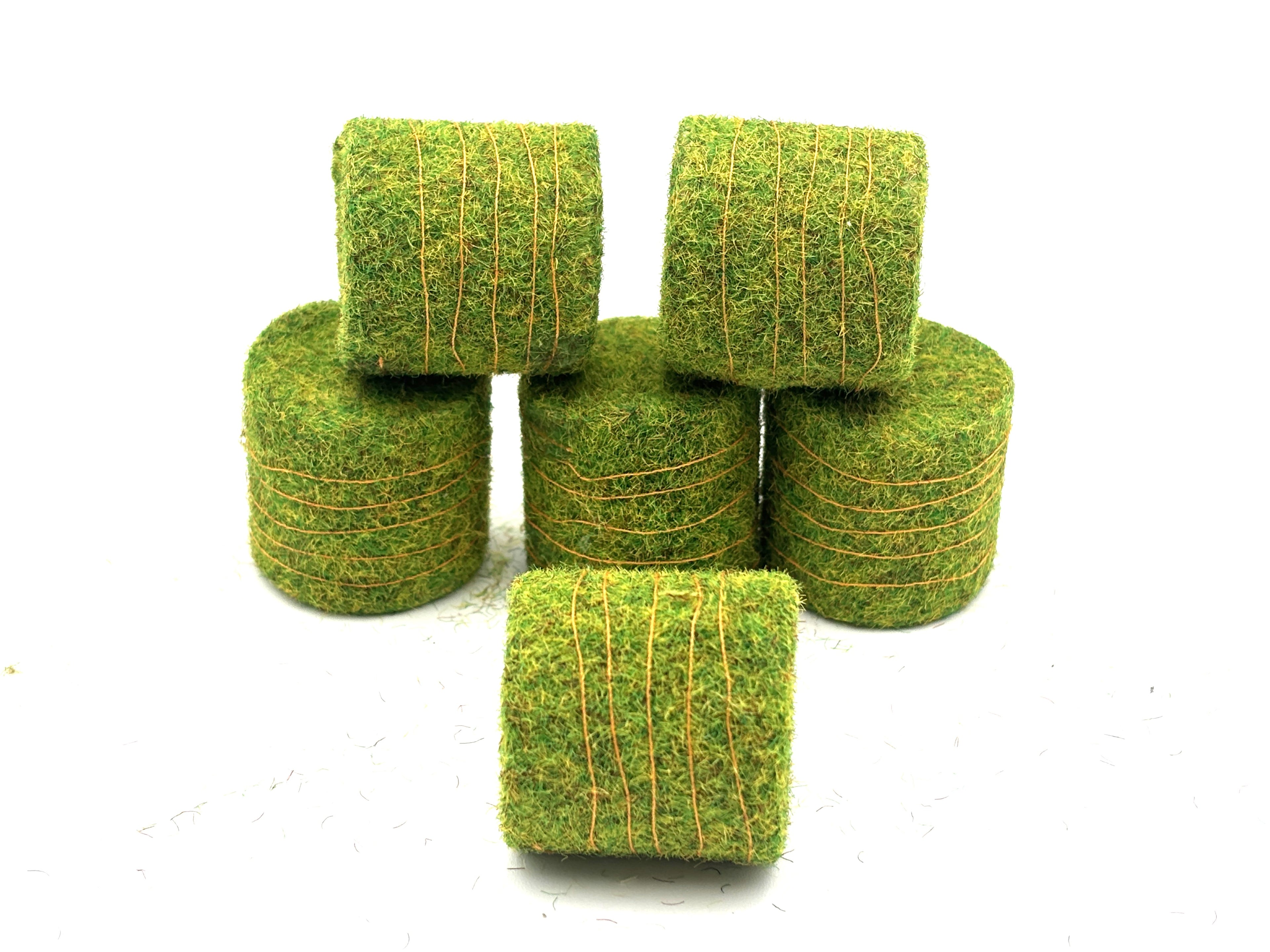 1/64 Fresh Hay Bales Twine Wrapped 6' x 6'