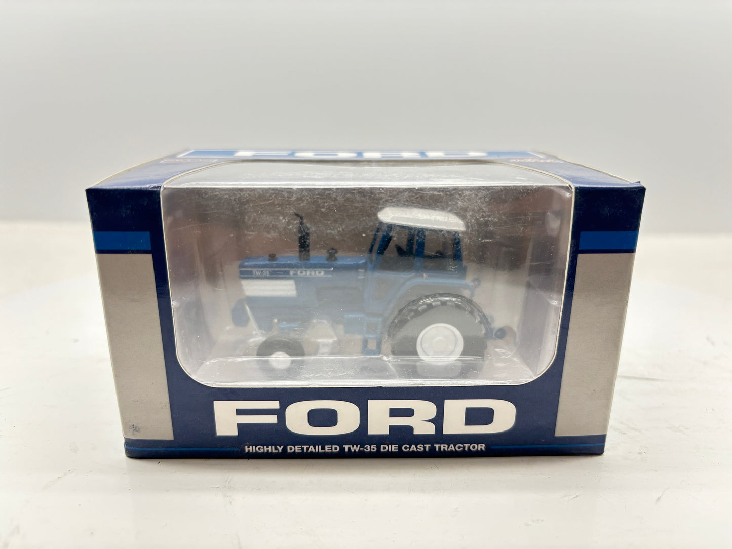 1/64 Ford TW-35 2wd