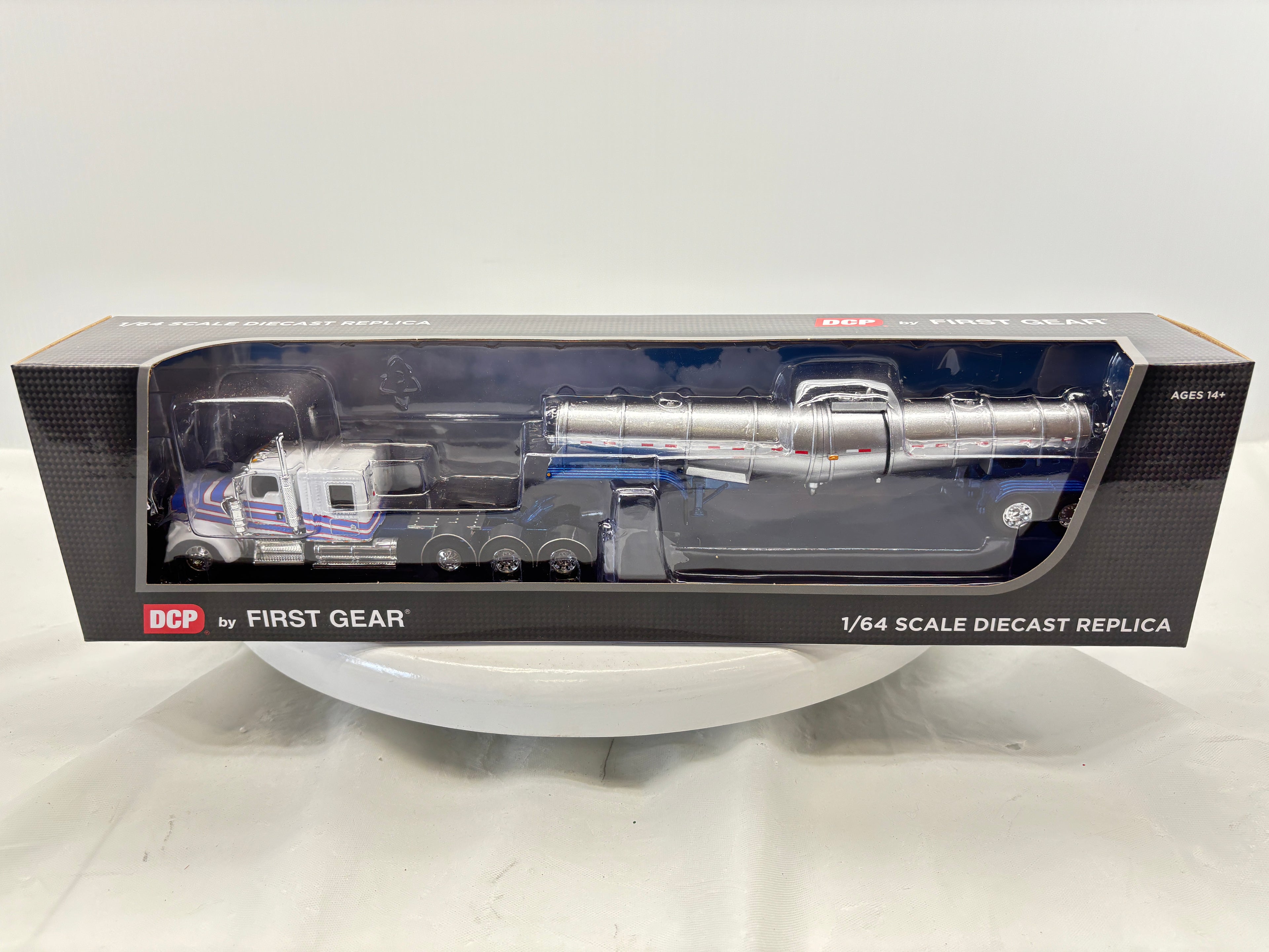 1/64 Kenworth W900L Metallic White & Blue