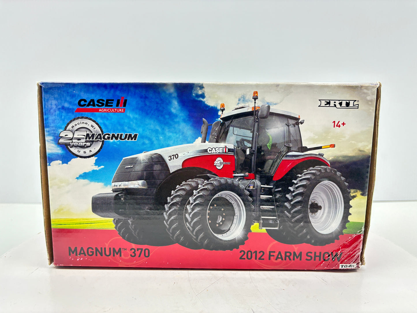 1/32 Case IH Magnum 370 Farm Show