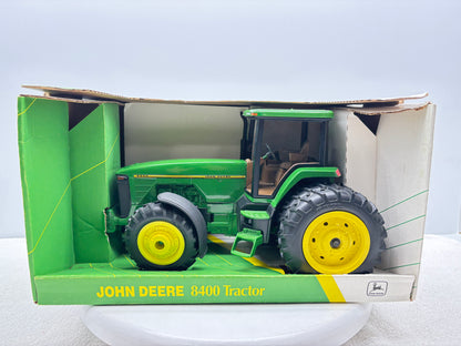1/16 John Deere 8400