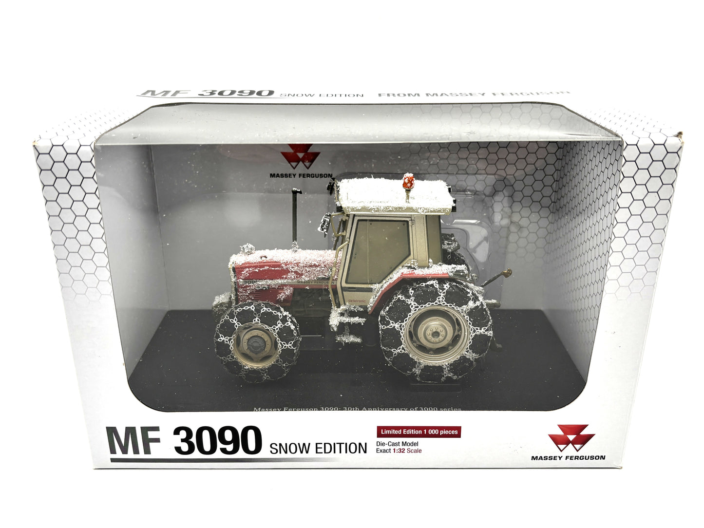 1/32 Massey Ferguson 3090 "Snow Edition"