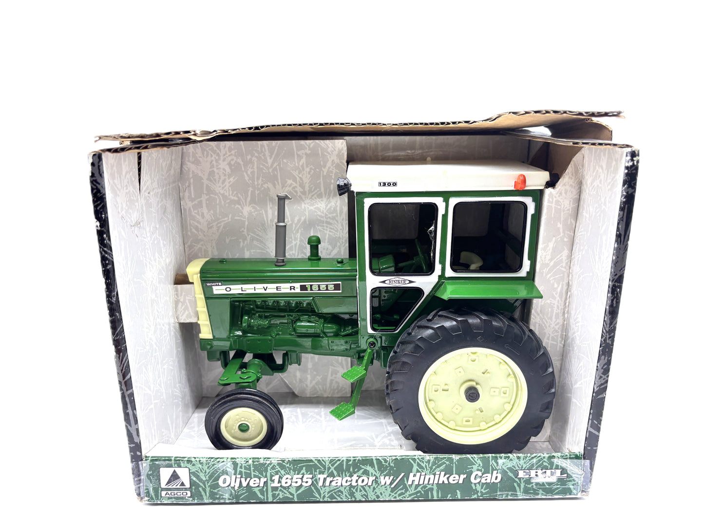 1/16 Oliver 1655 with Hiniker Cab