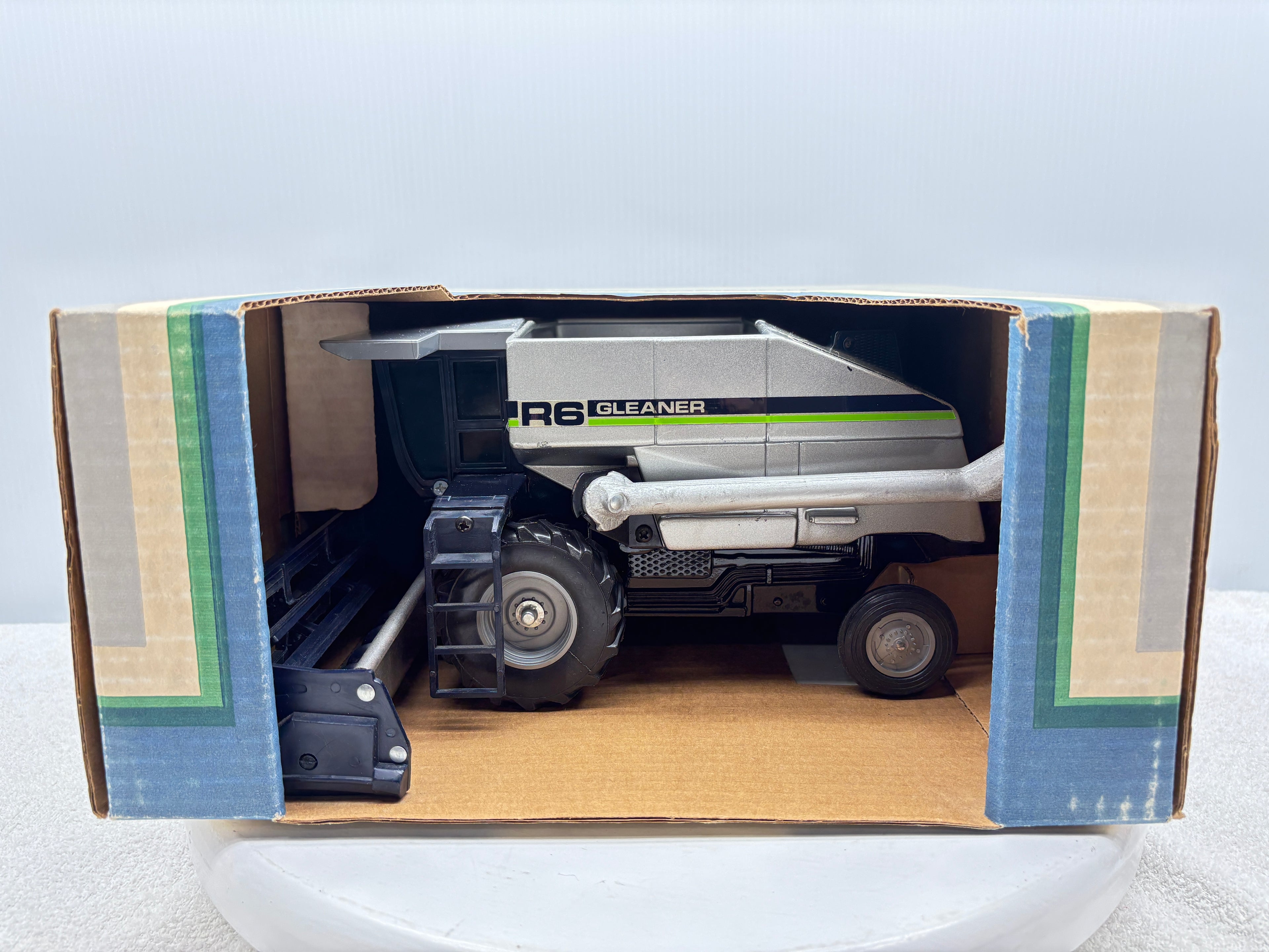 1/24 Deutz-Allis Gleaner R6 Green Stripe