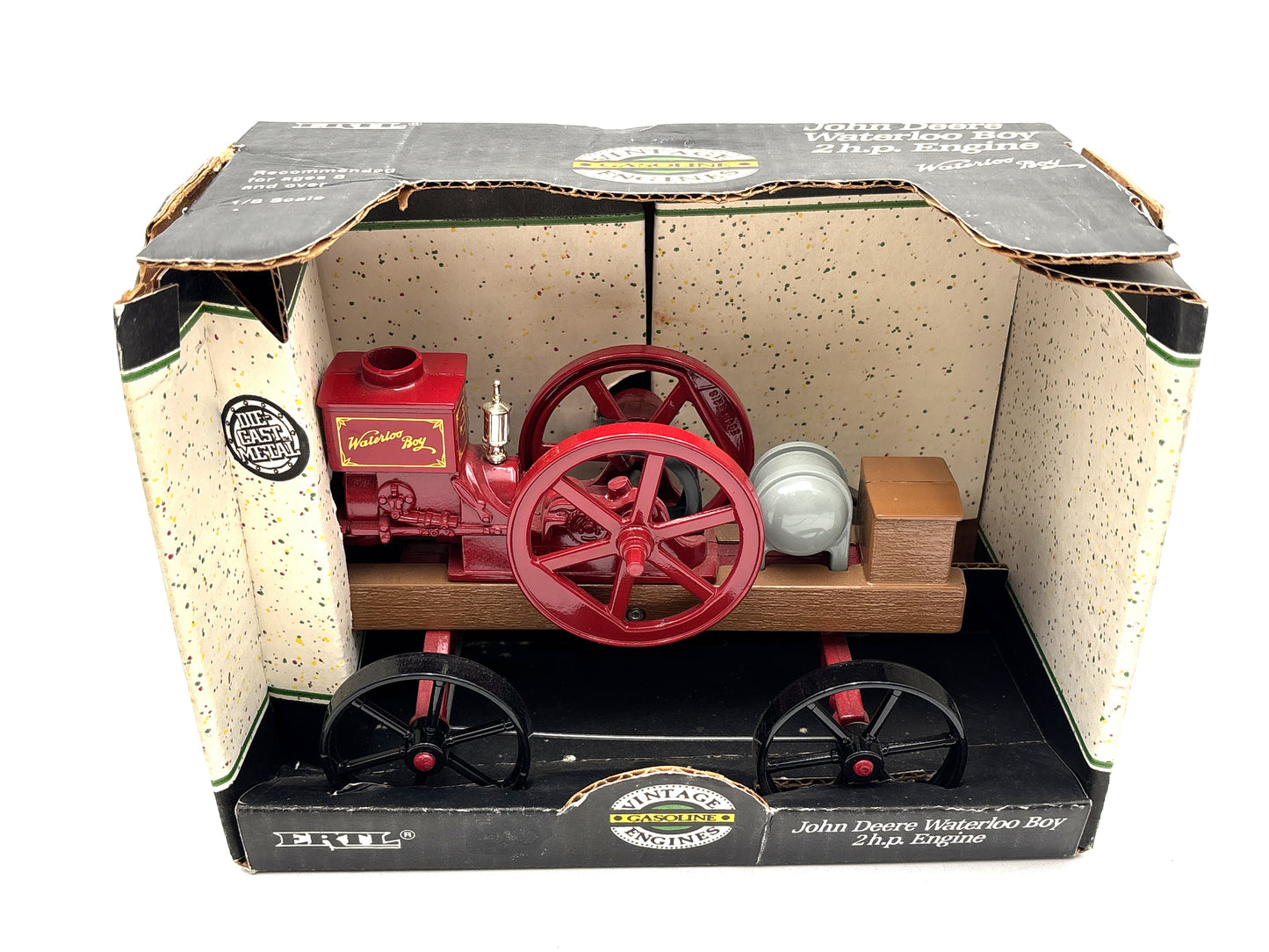 1/16 John Deere Waterloo Boy 2.h.p. Engine