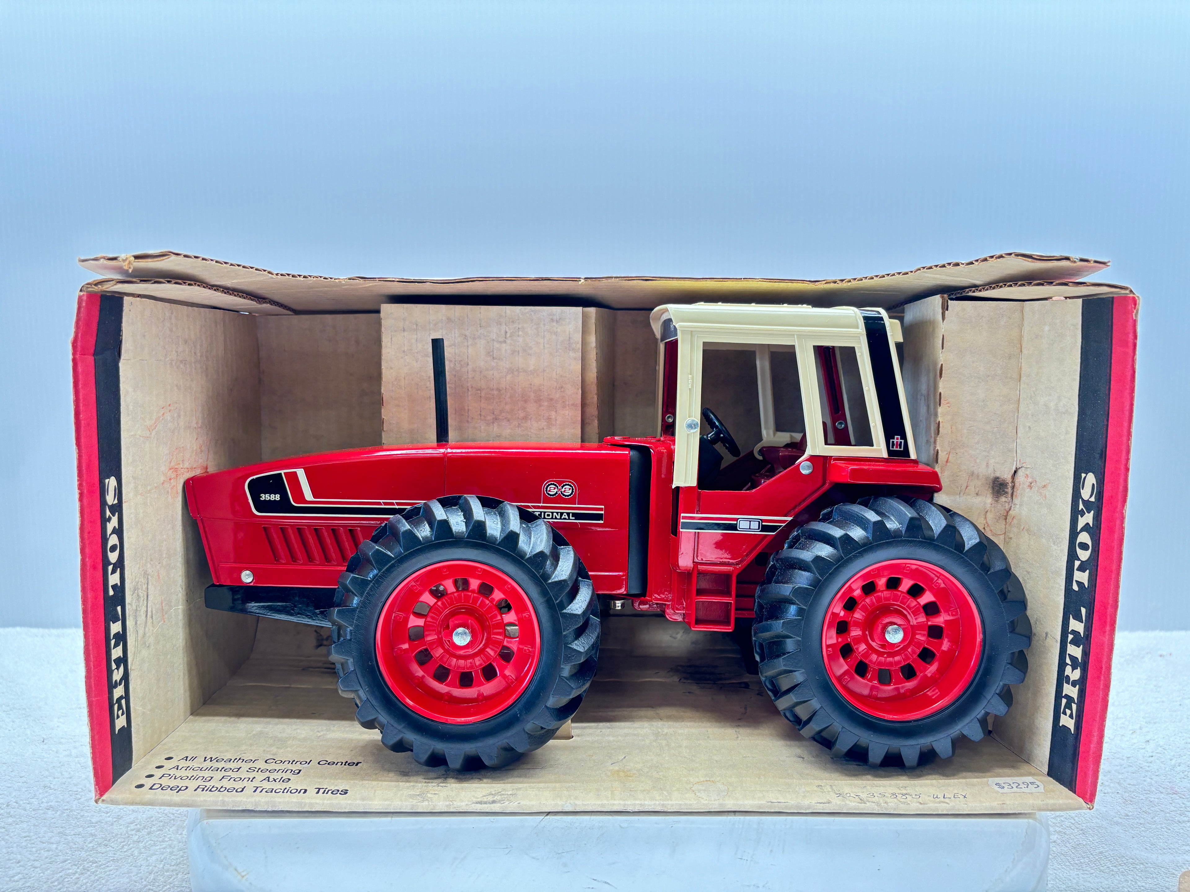 1/16 International 3588