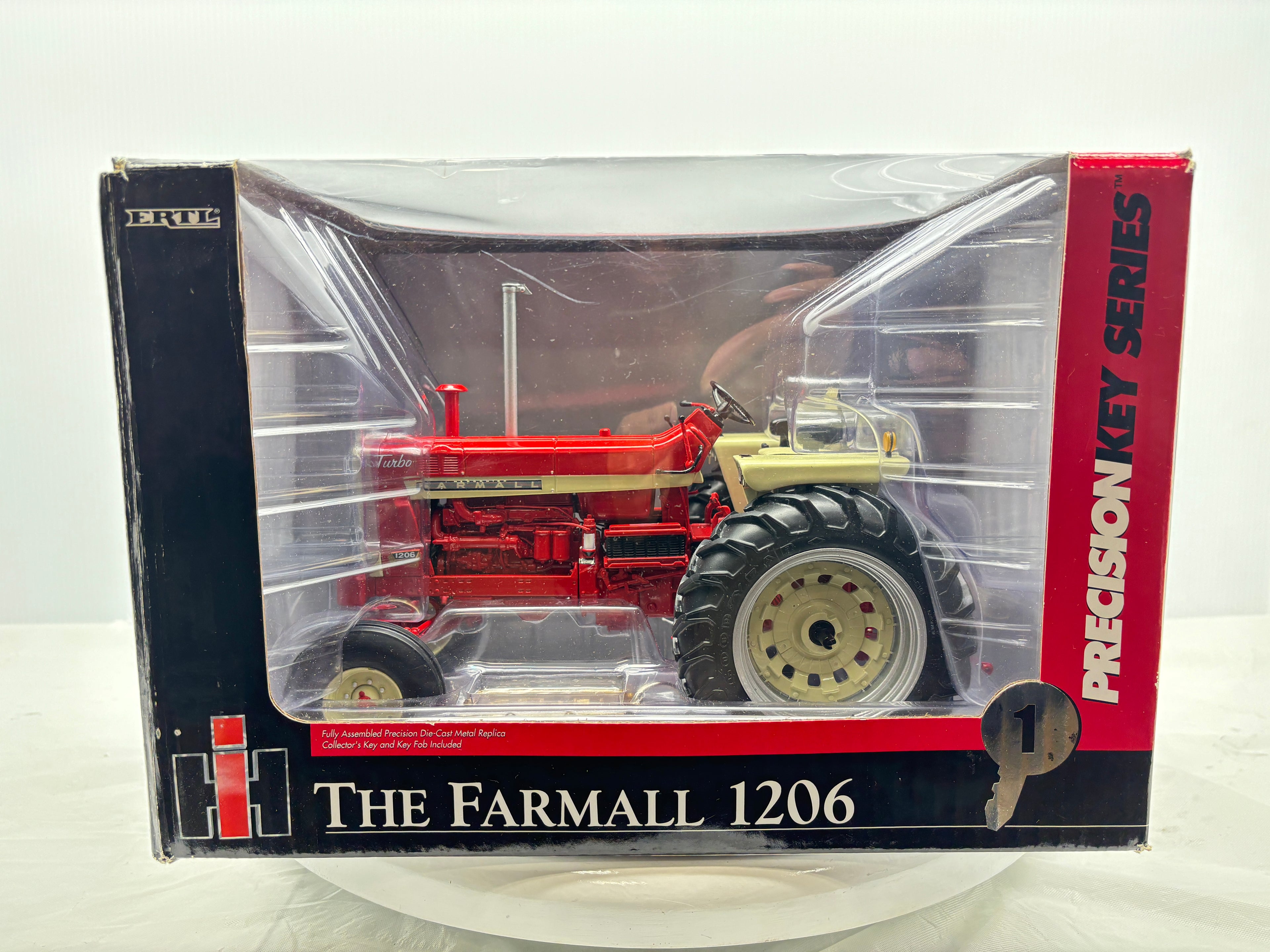 1/16 Farmall 1206