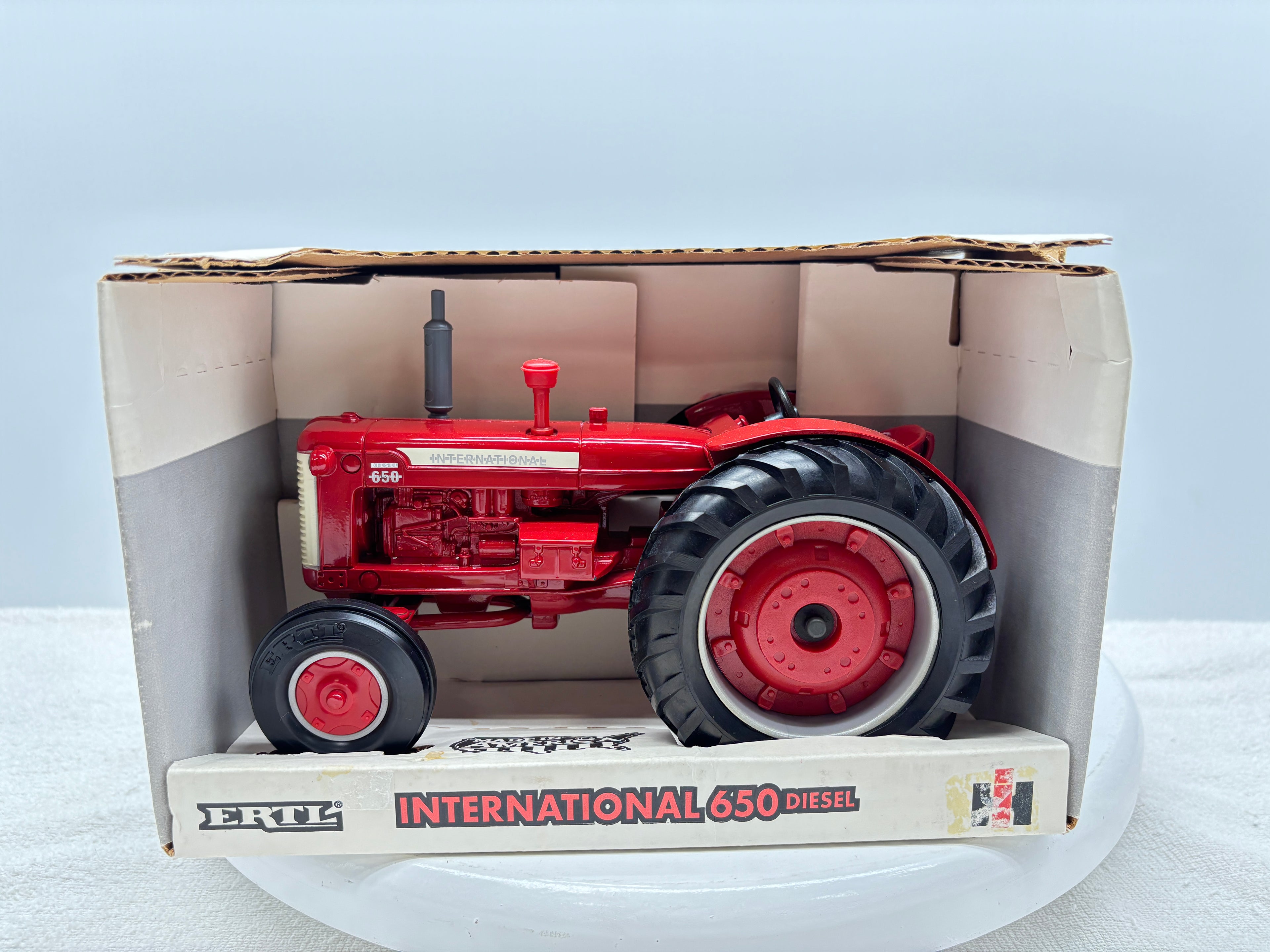 1/16 International 650