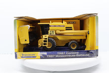 1/32 New Holland TR87