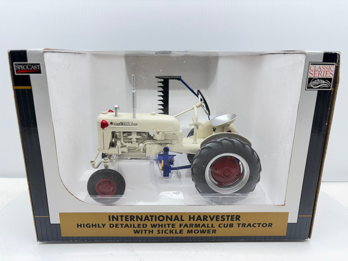 1/16 International  Farmall Club with Mower