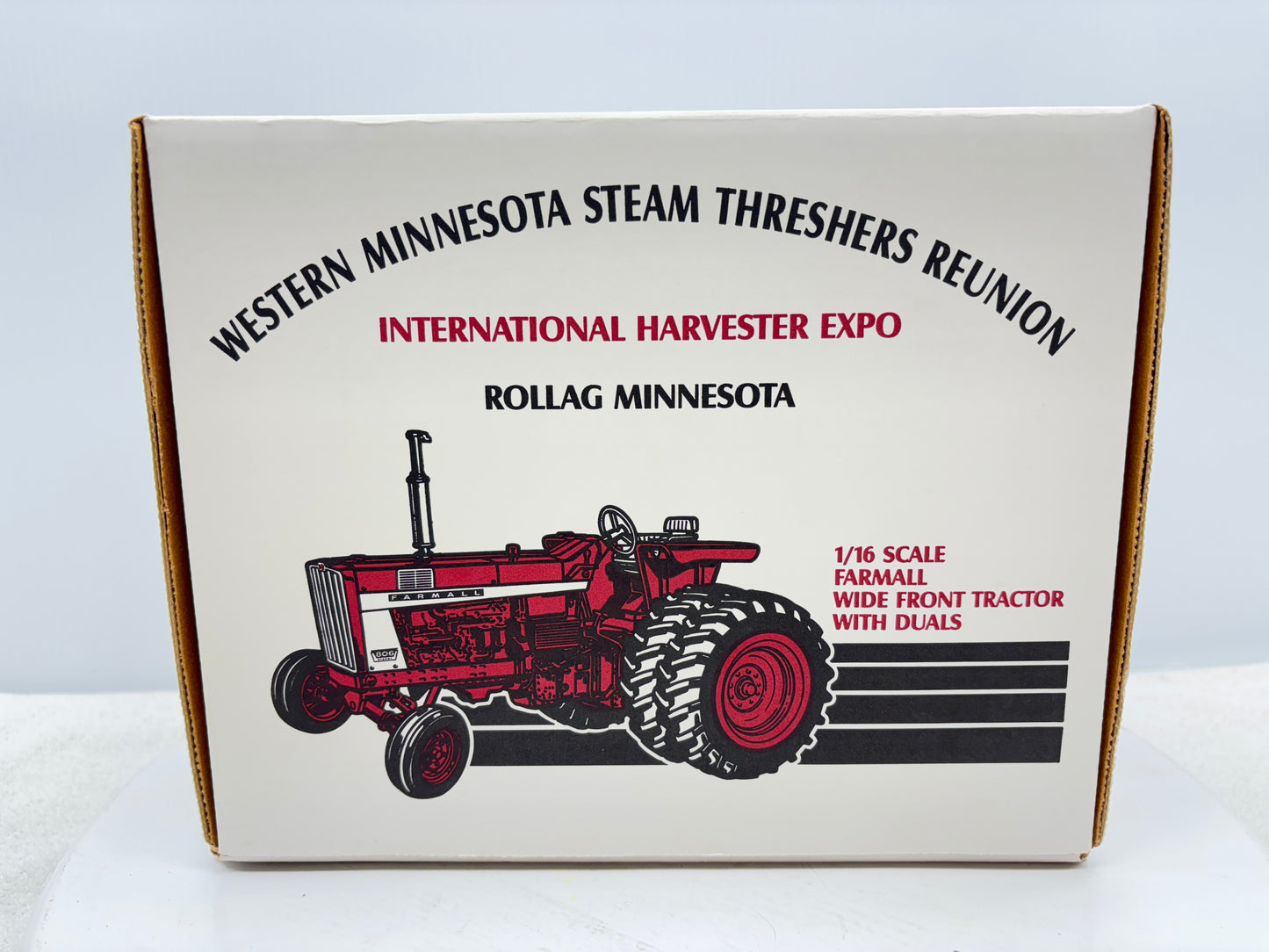 1/16 International Farmall 806 WMSTR