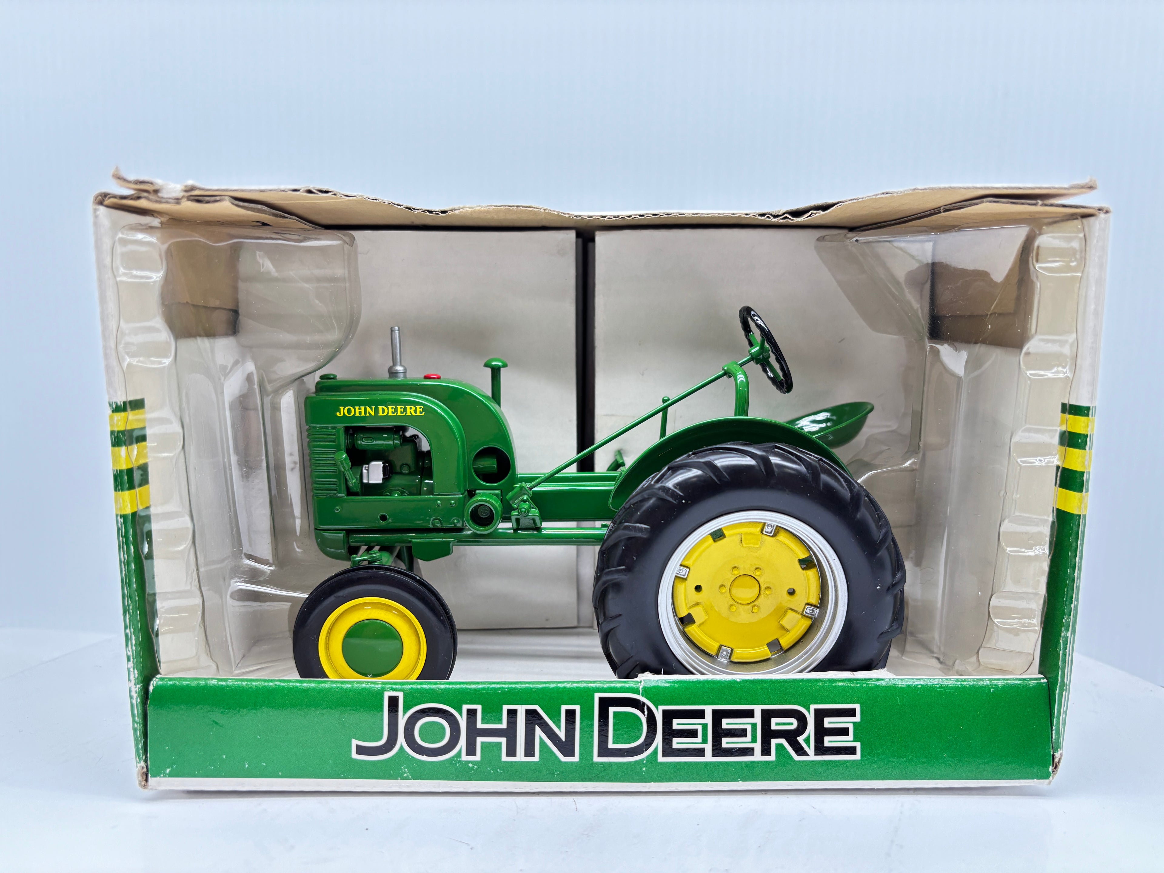 1/16 John Deere LA