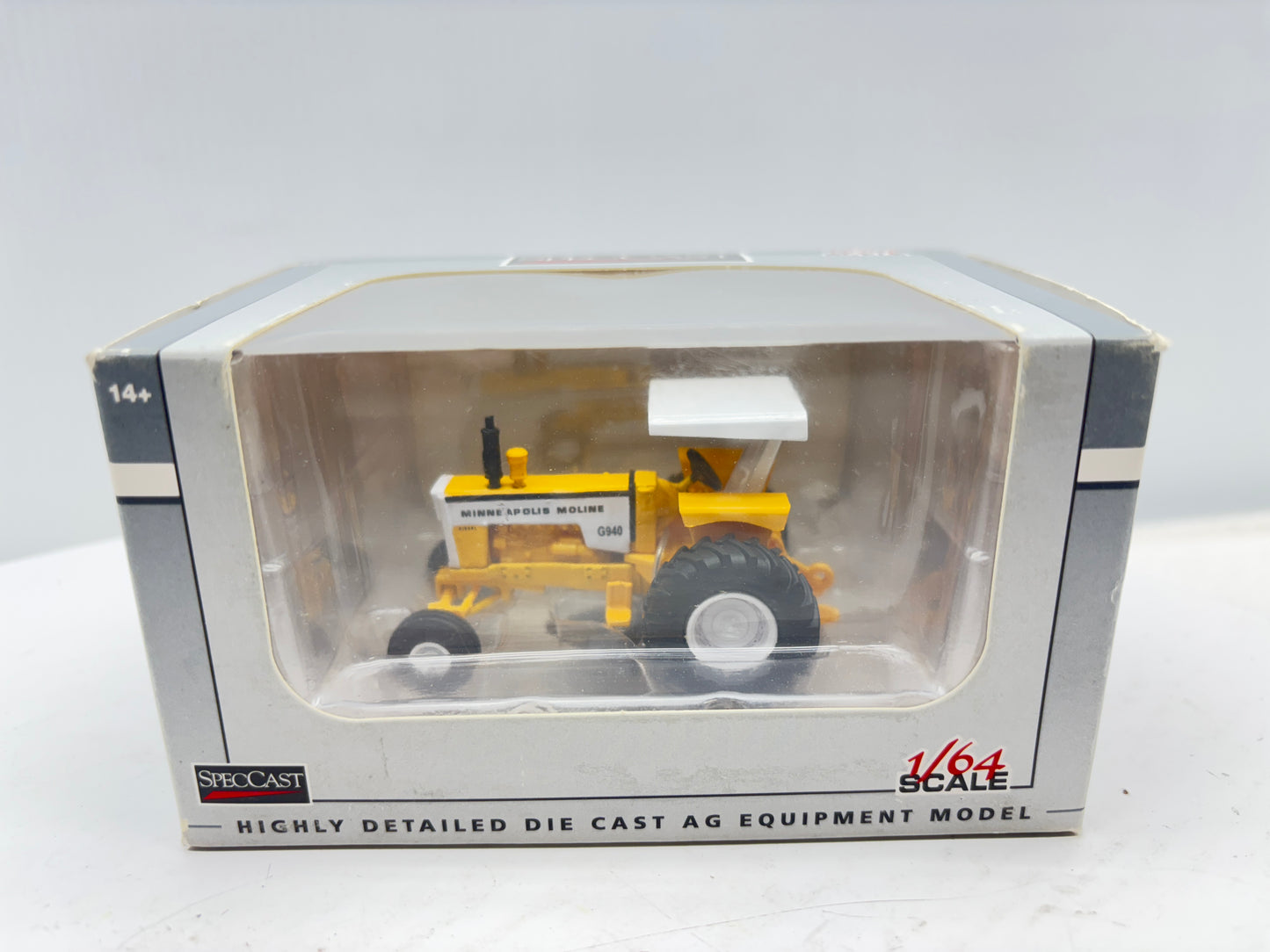 1/64 Minneapolis-Moline G940