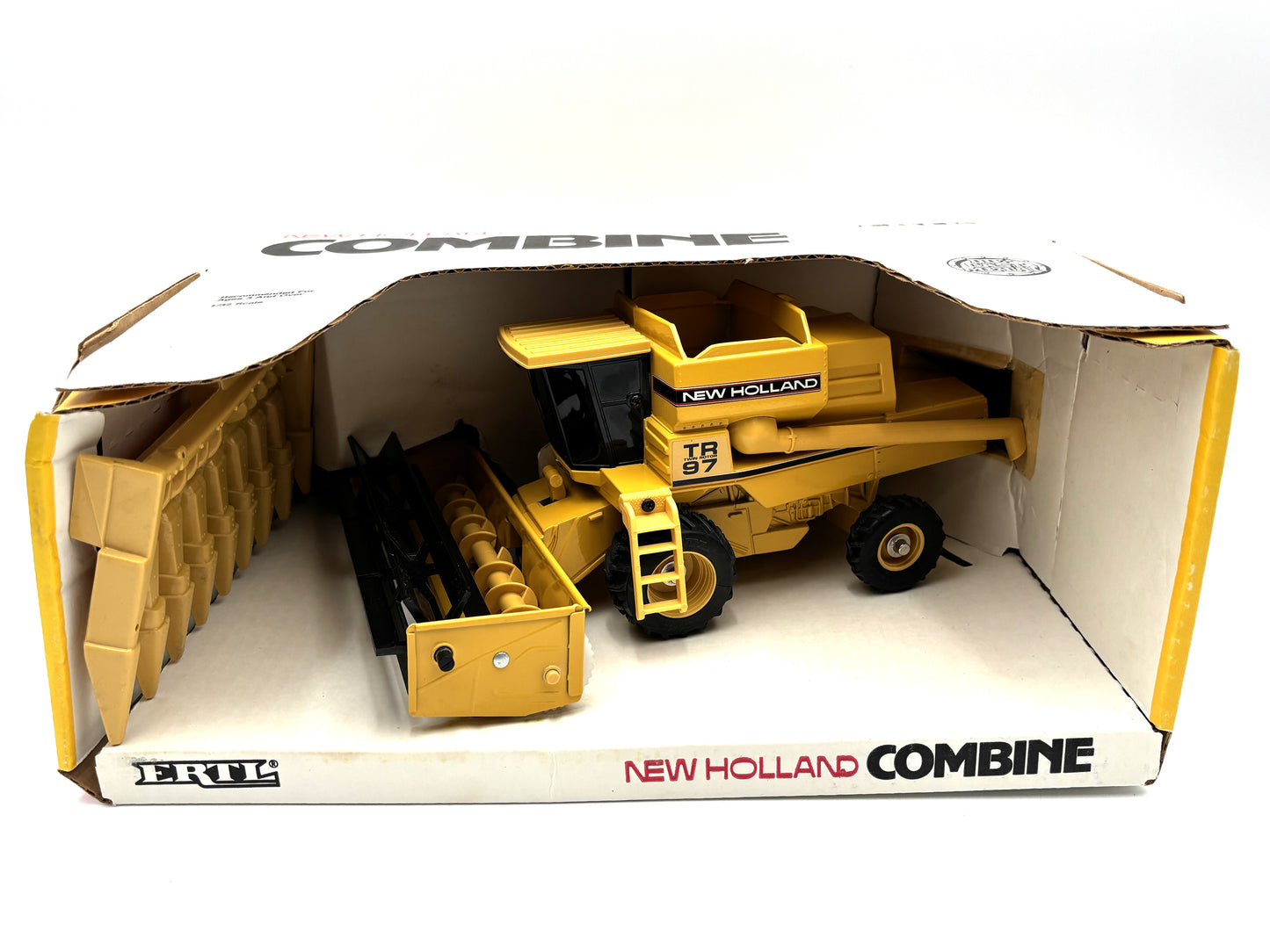1/32 New Holland TR 97 Twin Rotor
