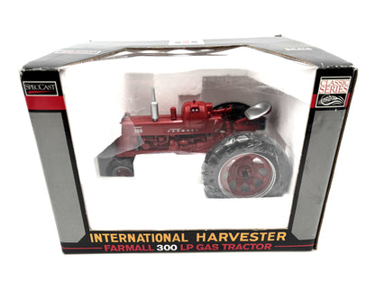 1/16 International Farmall 300 LP