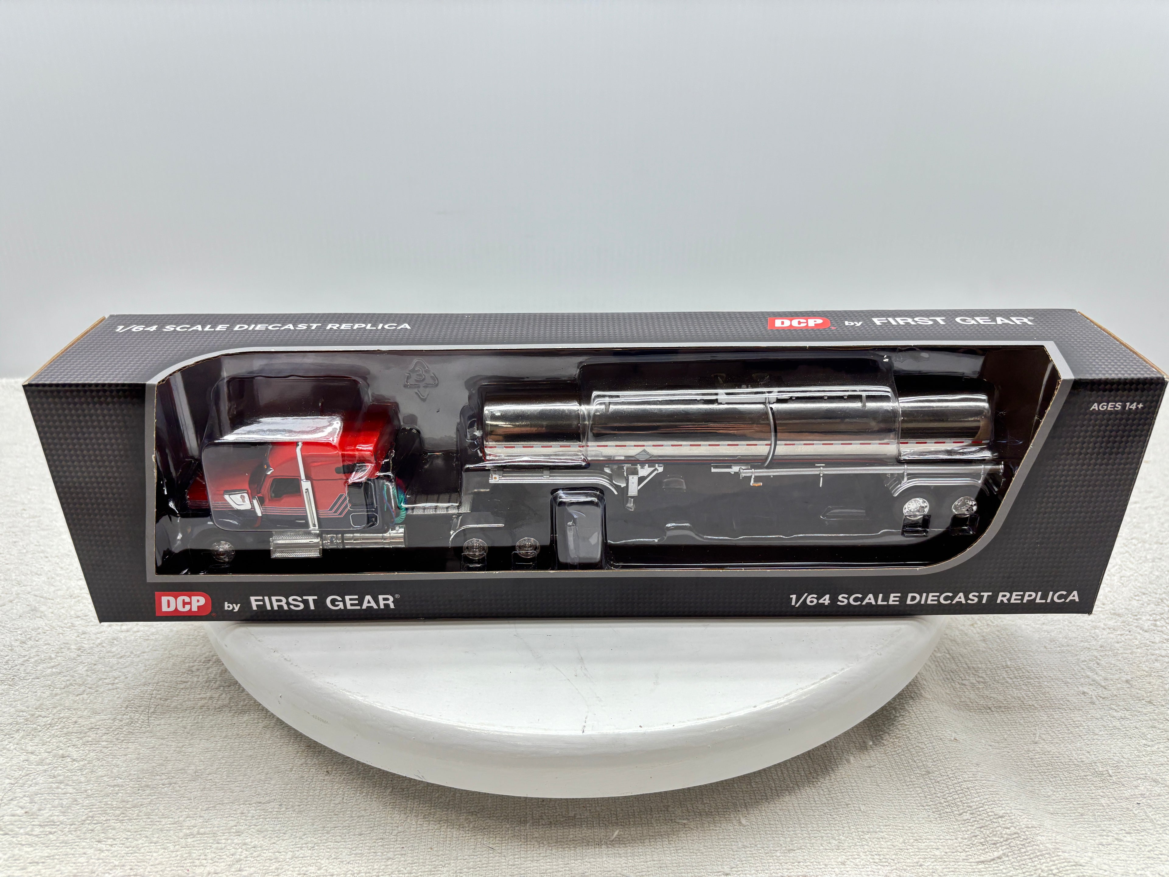 1/64 Kenworth W990 76'' Midroof (Orange-Blue)