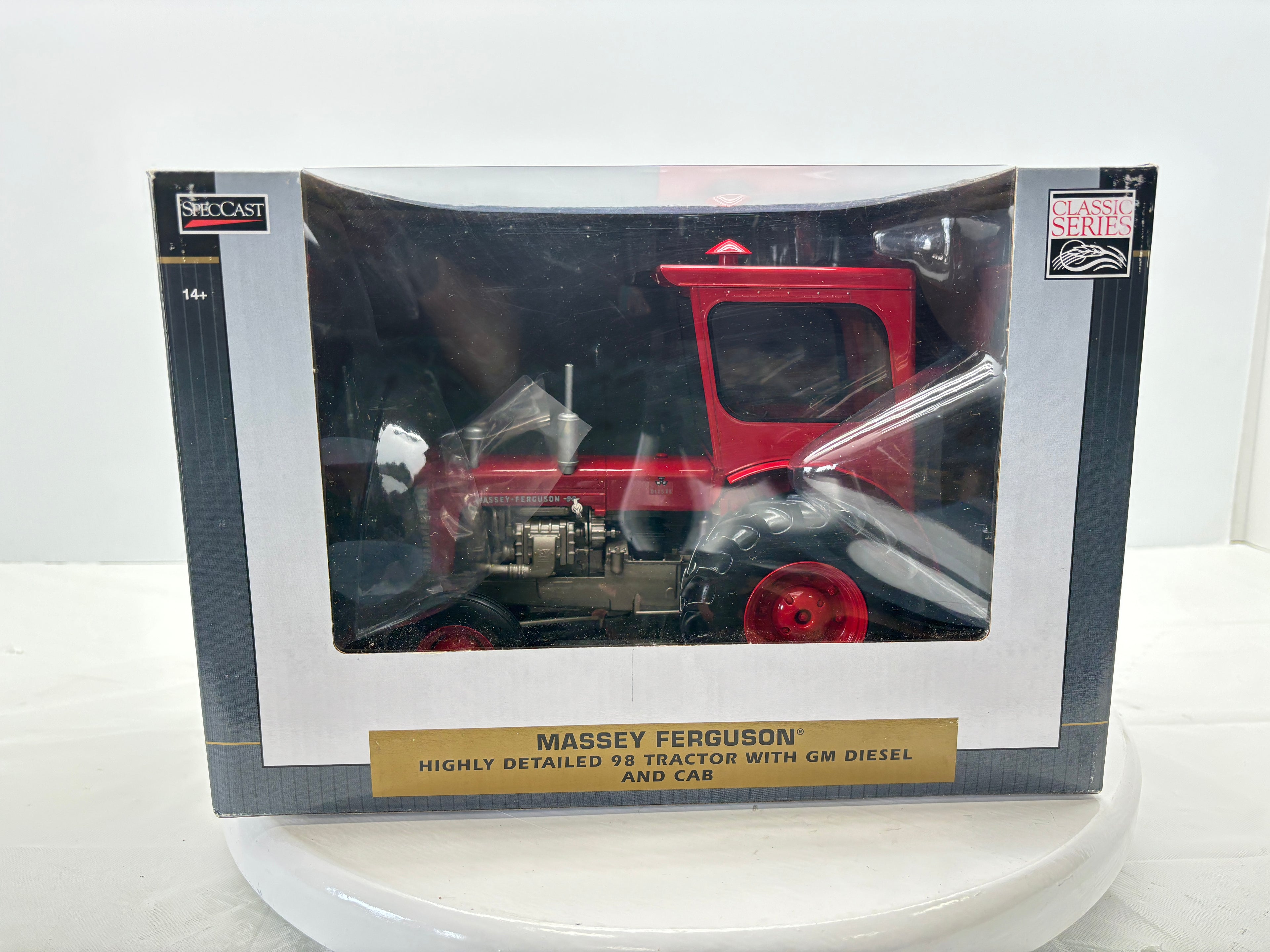 1/16 Massey Ferguson 98 Tractor