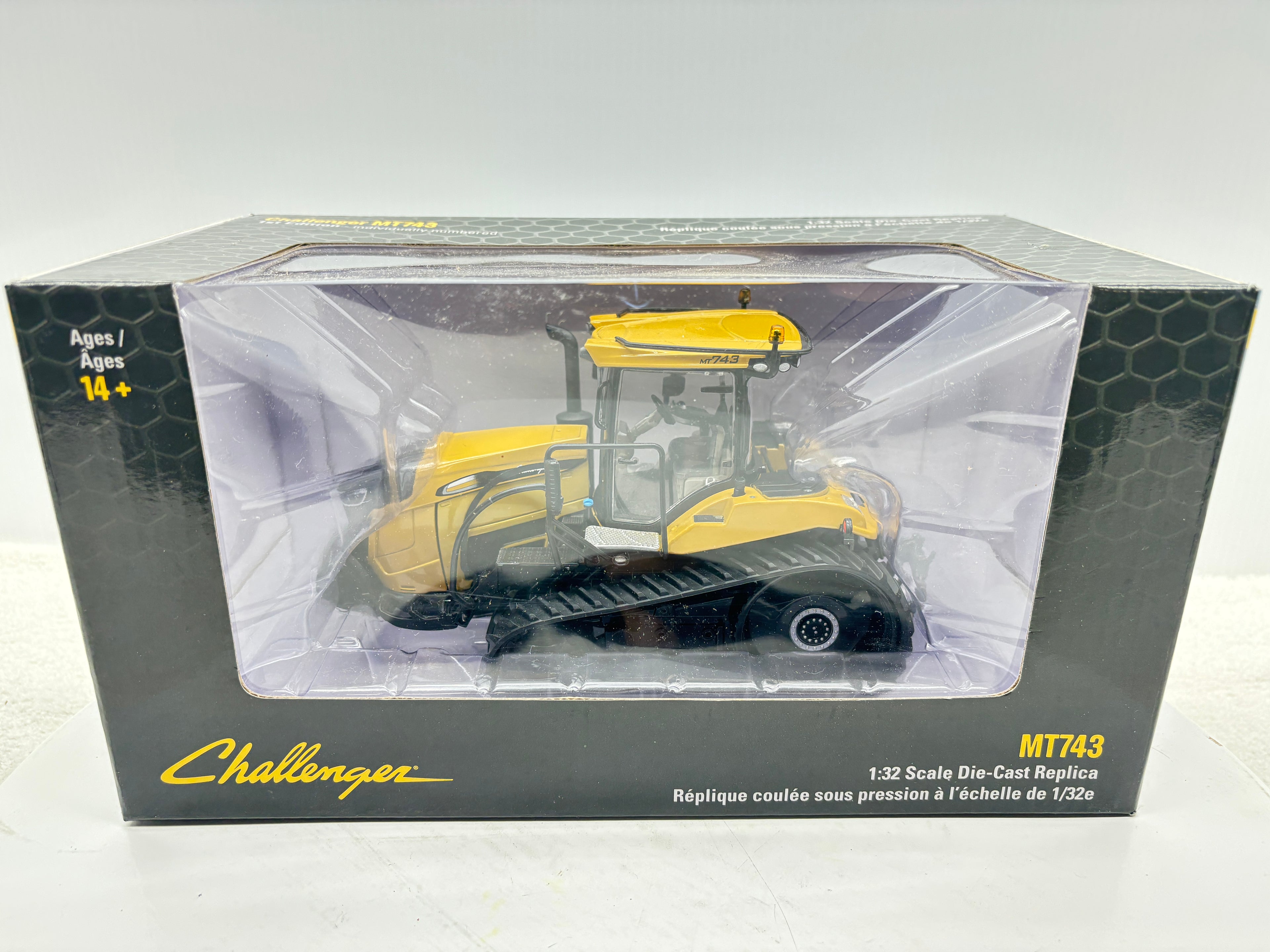 1/32 Challenger MT743