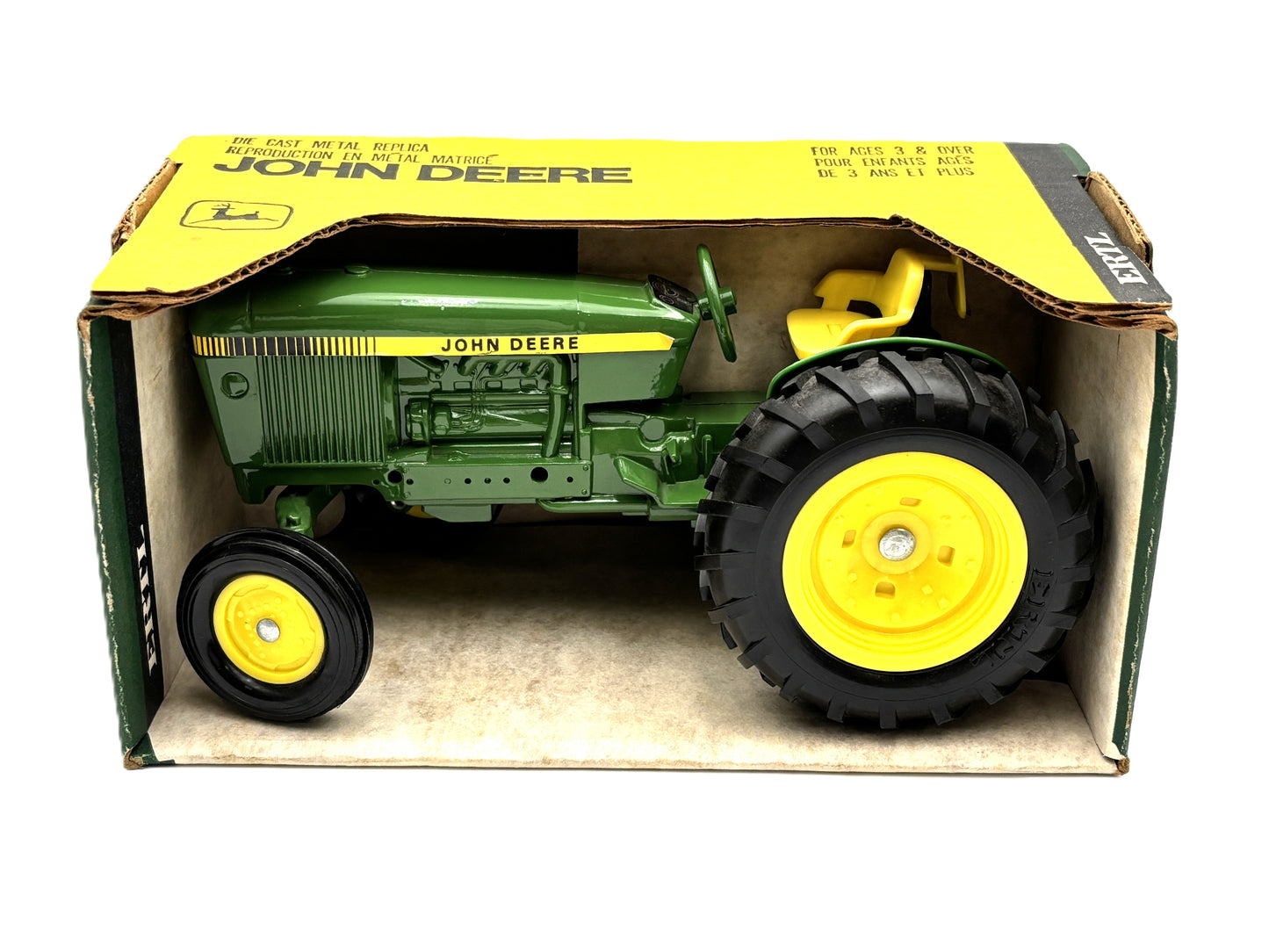 1/16 John Deere 40 Series Utility "Canadian Edition"