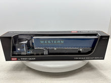 1/64 Kenworth W990 Day Cab (Western)