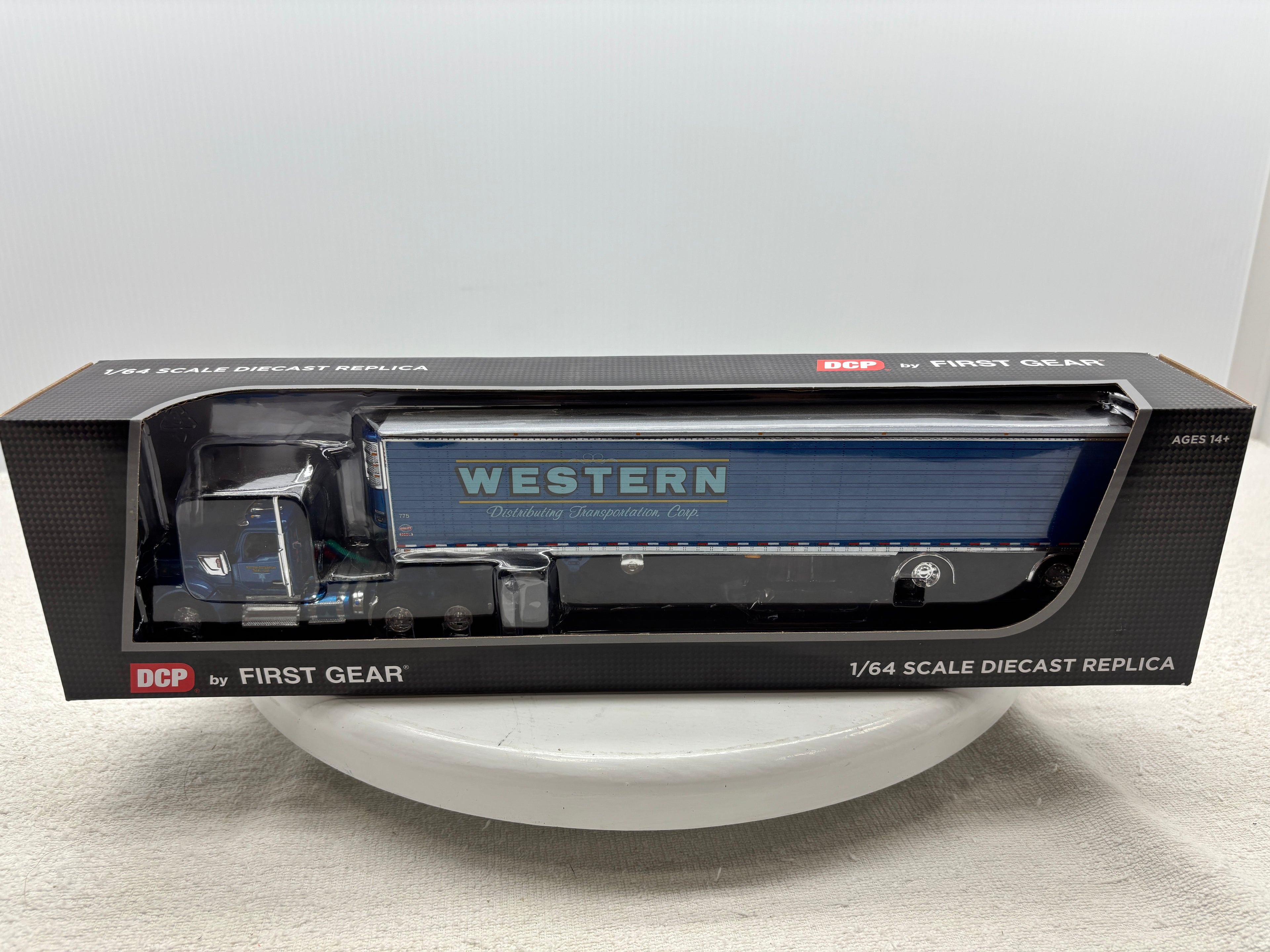 1/64 Kenworth W990 Day Cab (Western)