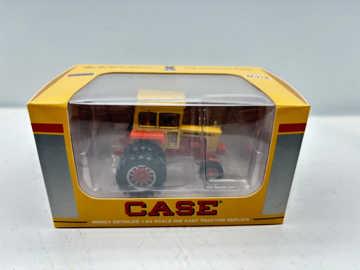 1/64 Case 1030 Cab + Duals