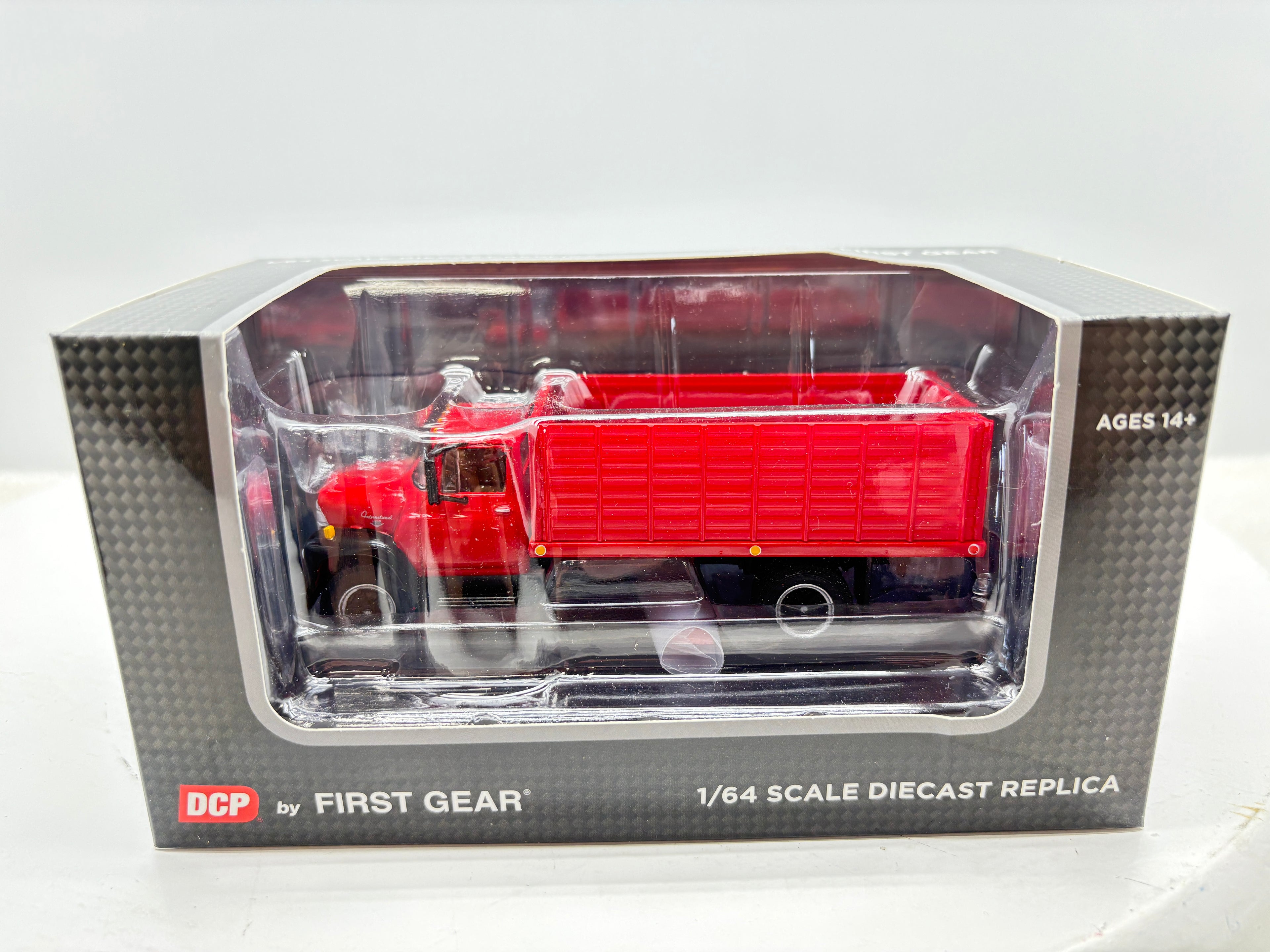 1/64 International Loadster Red