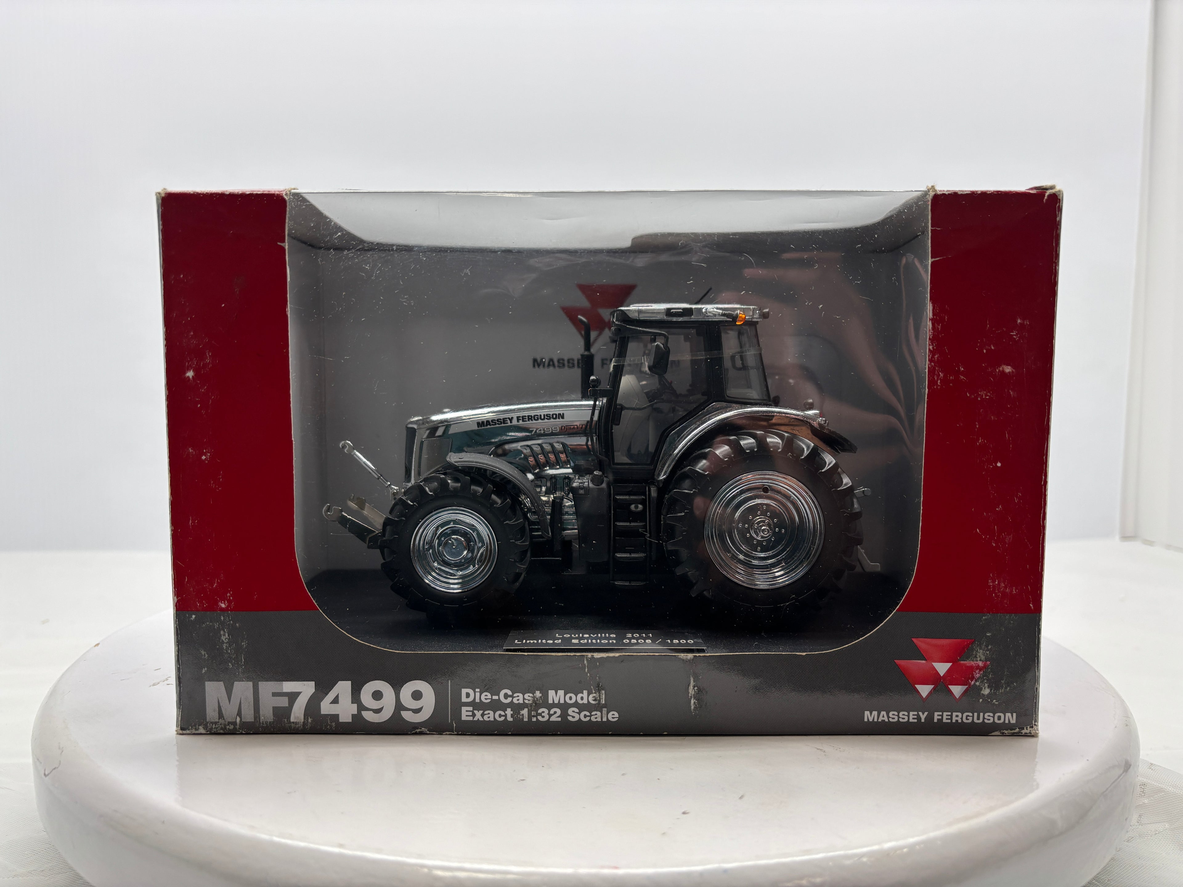 1/32 Massey Ferguson 7499