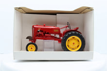 1/16 Massey Harris Mustang