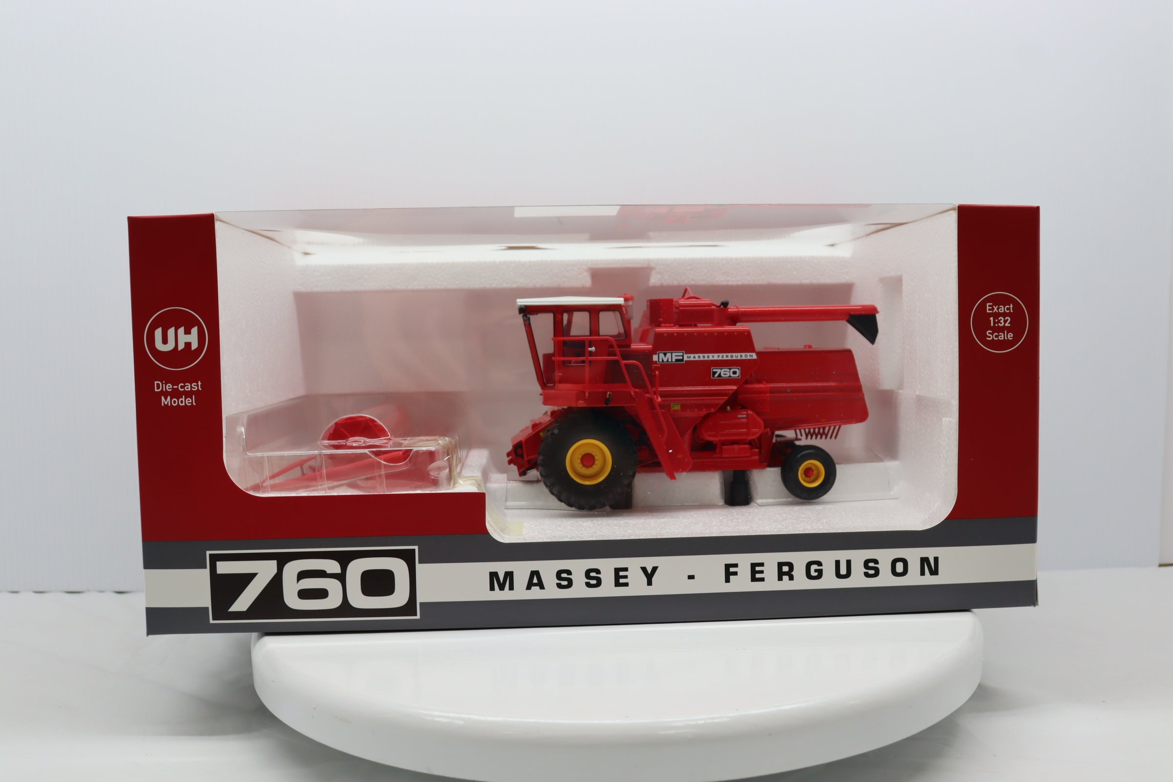 1/32 Massey Ferguson 760