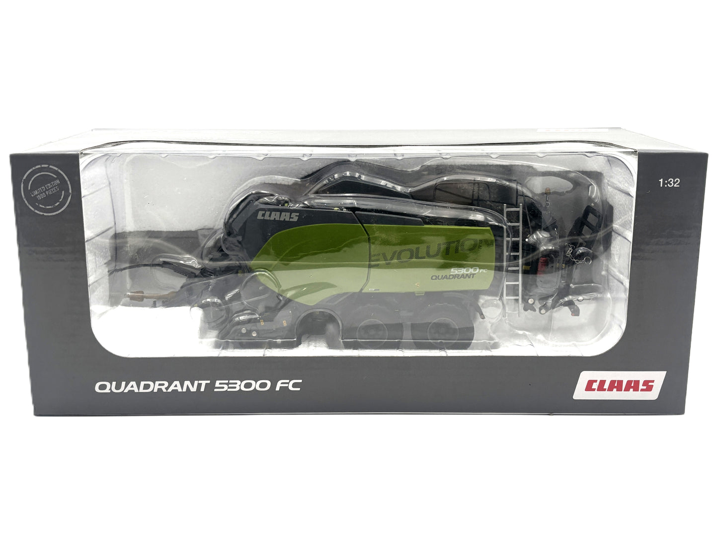 1/32 Claas Quadrant 5300FC "Night Edition"