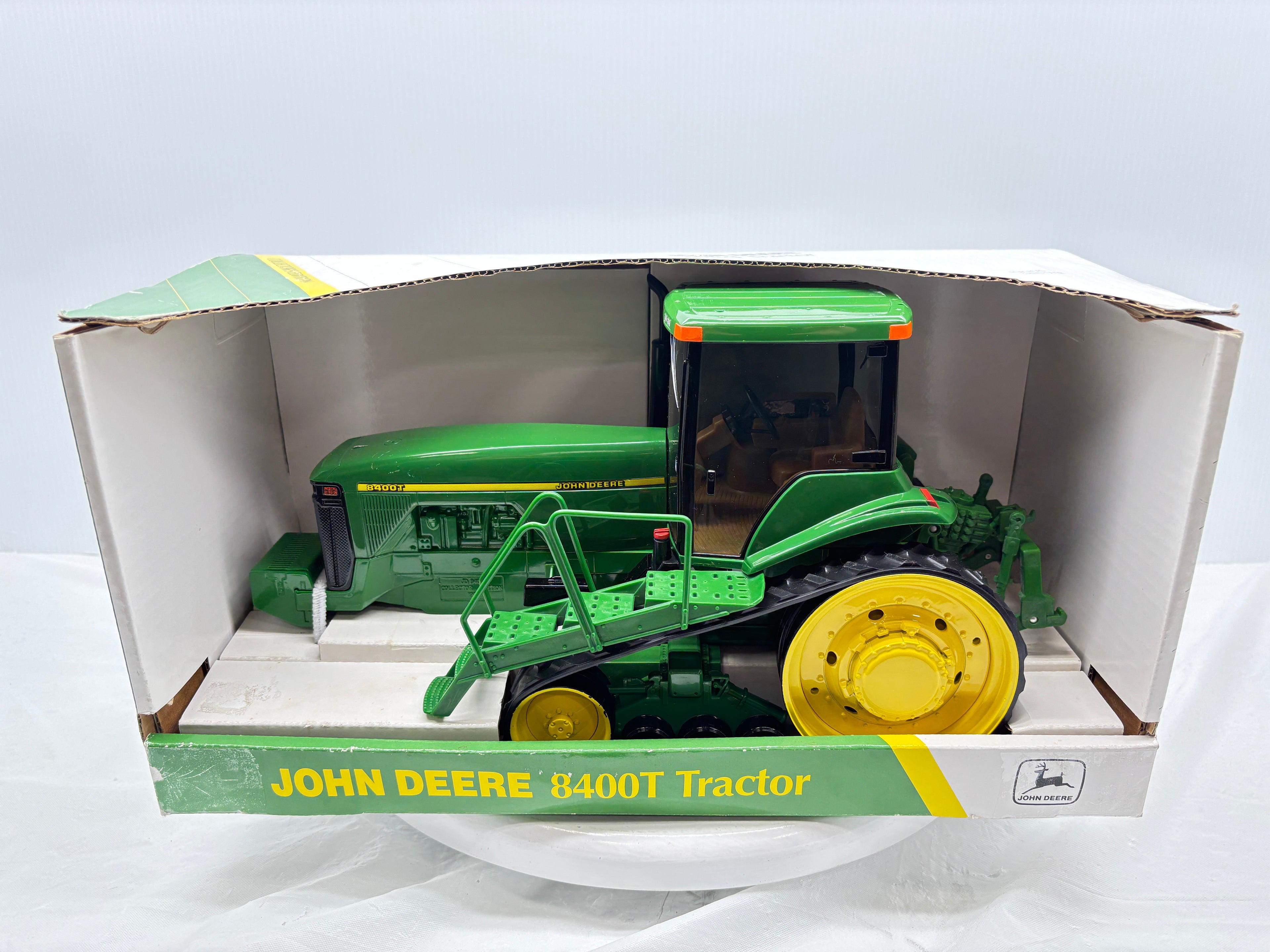1/16 John Deere 8400T
