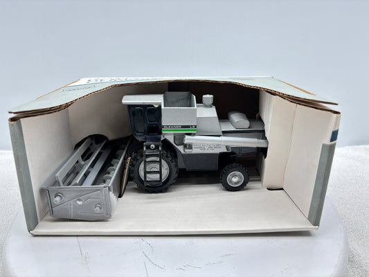 1/32 Duetz-Allis Gleaner L3 Green Stripe