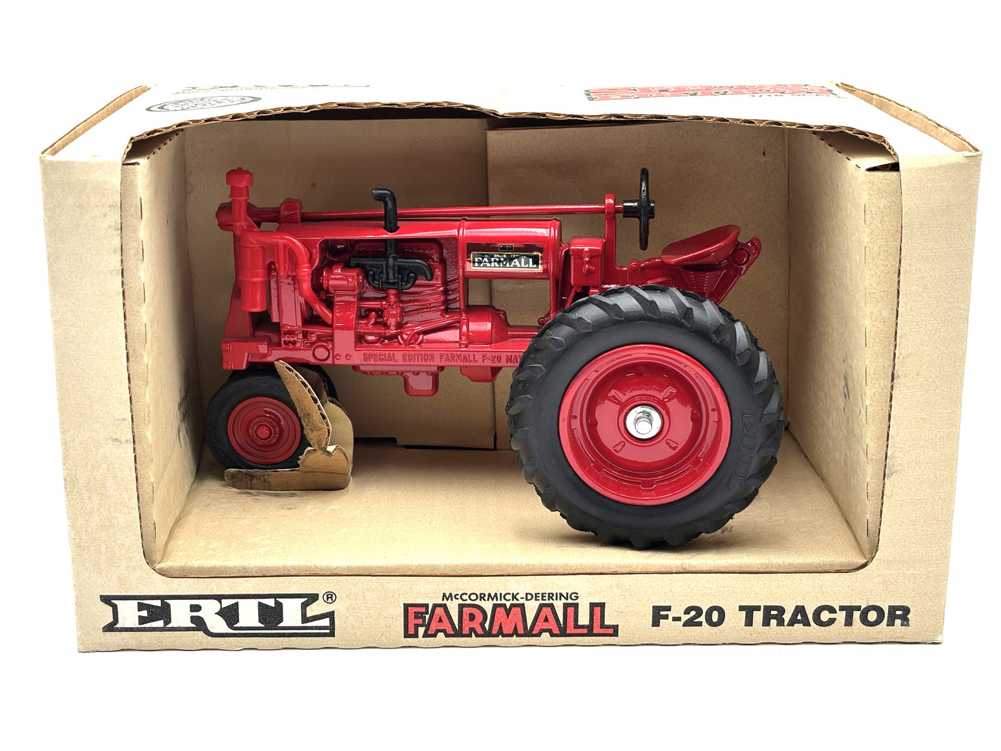 1/16 Farmall F-20 Special Edition
