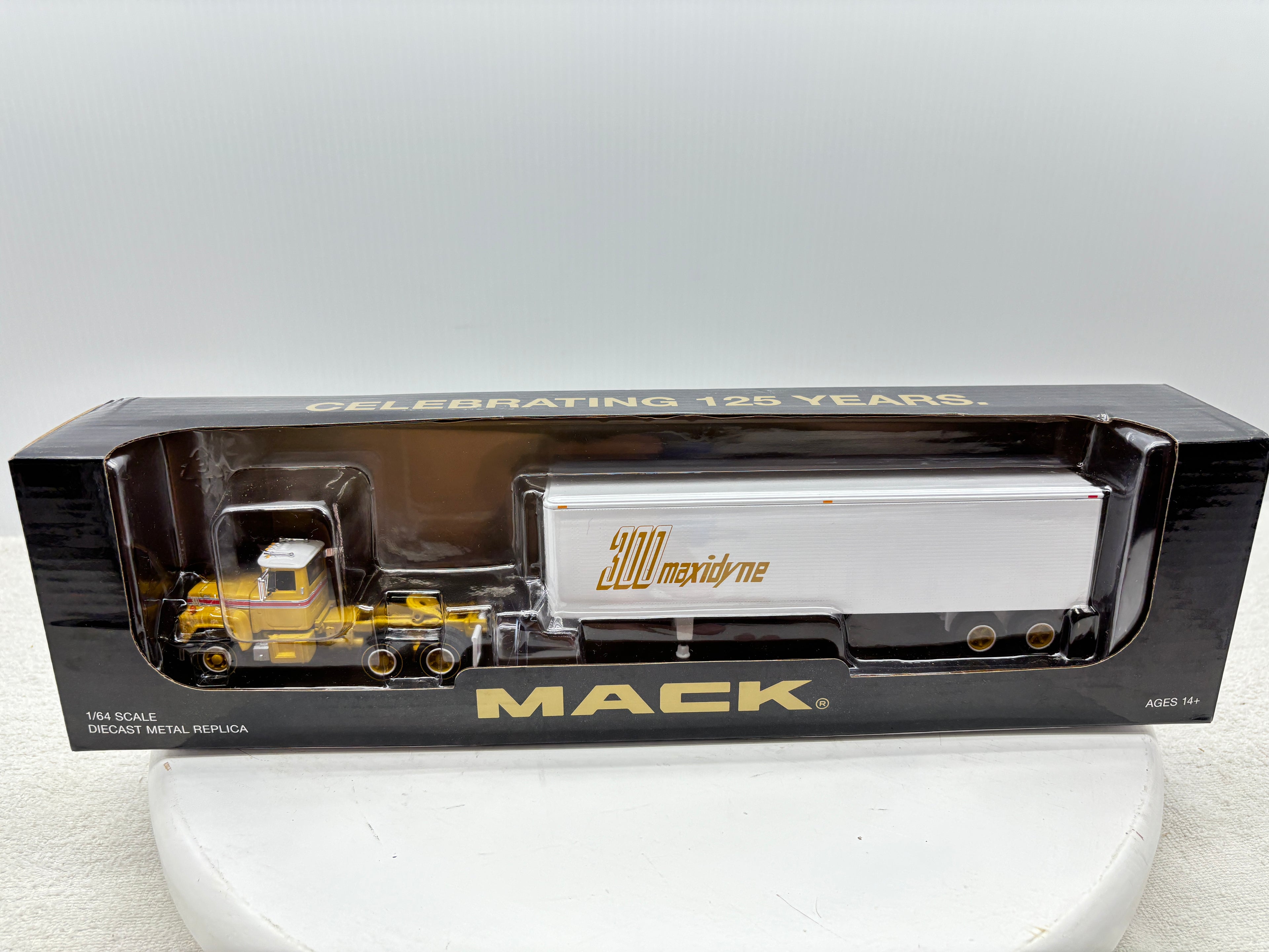 1/64 Mack R-Model Day Cab 125th