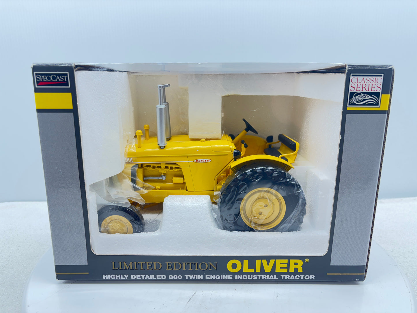 1/16 Oliver 880 Twin Engine Industrial