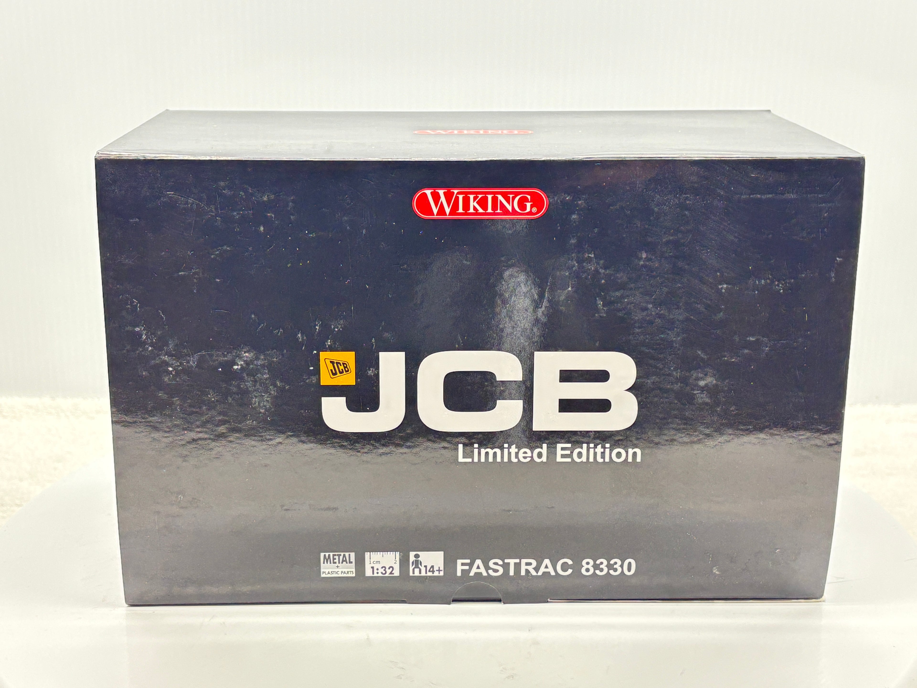 1/32 JCB 8330 Black Stealth