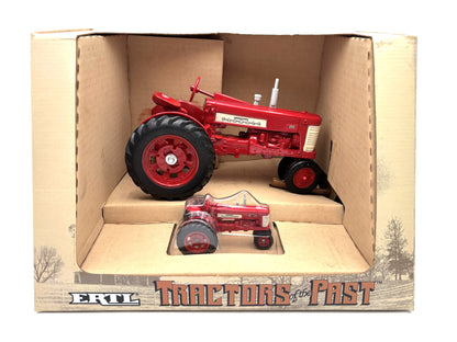 1/16 McCormick Farmall 350 Tractors of the Past Set
