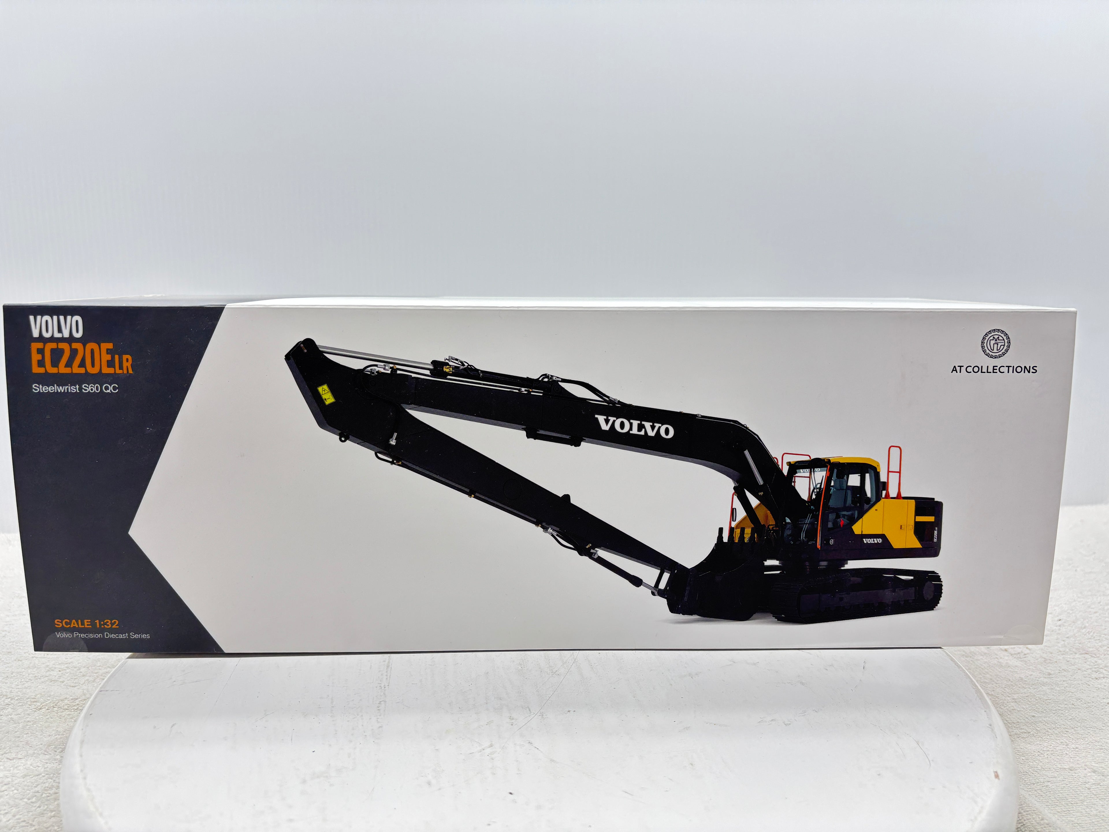 1/32 Volvo EC220ELR