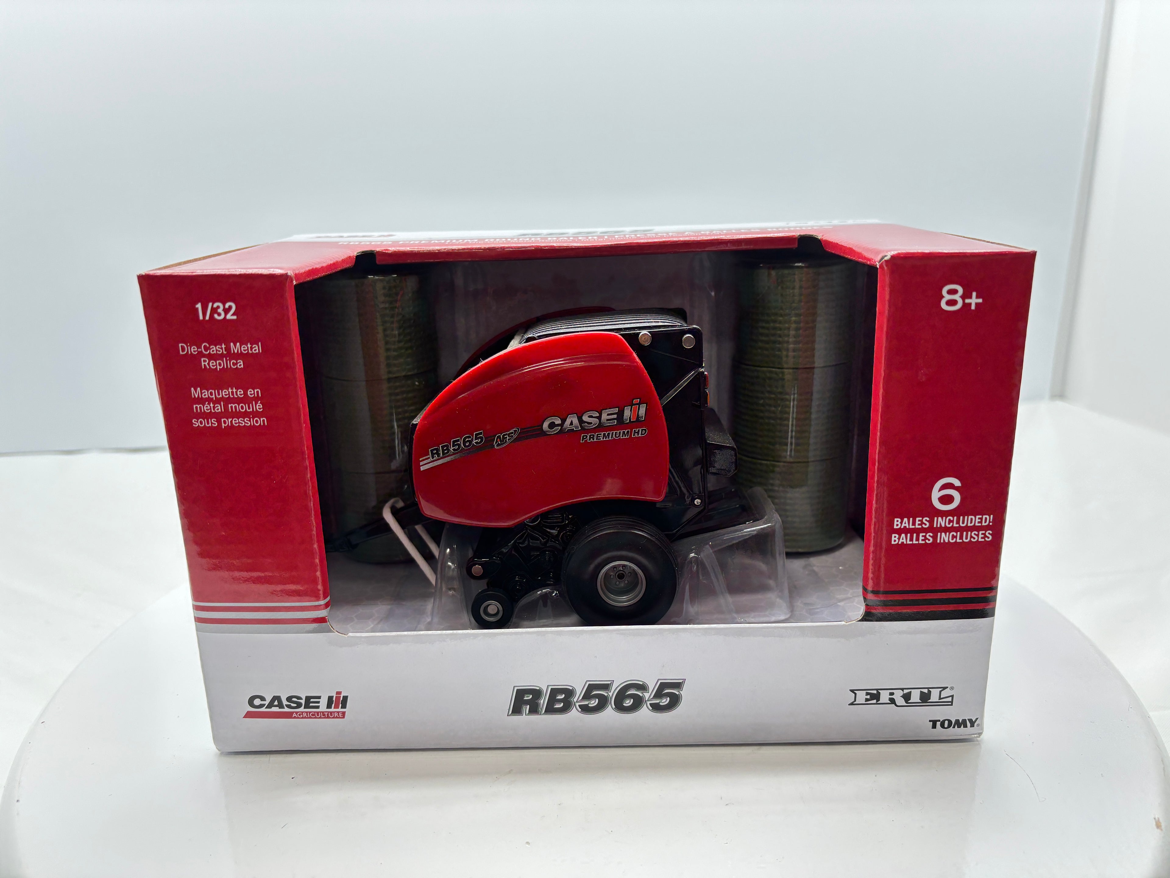 1/32 Case IH RB565