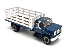 1/64 GMC 6500 Stake Bed