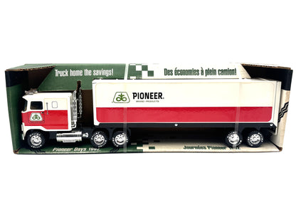 1/18 GMC Astro - Pioneer Seeds