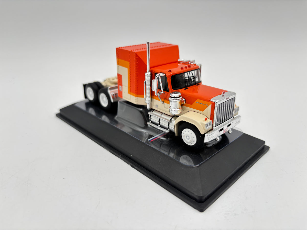 1/64 GMC General (1980) Tan/Orange